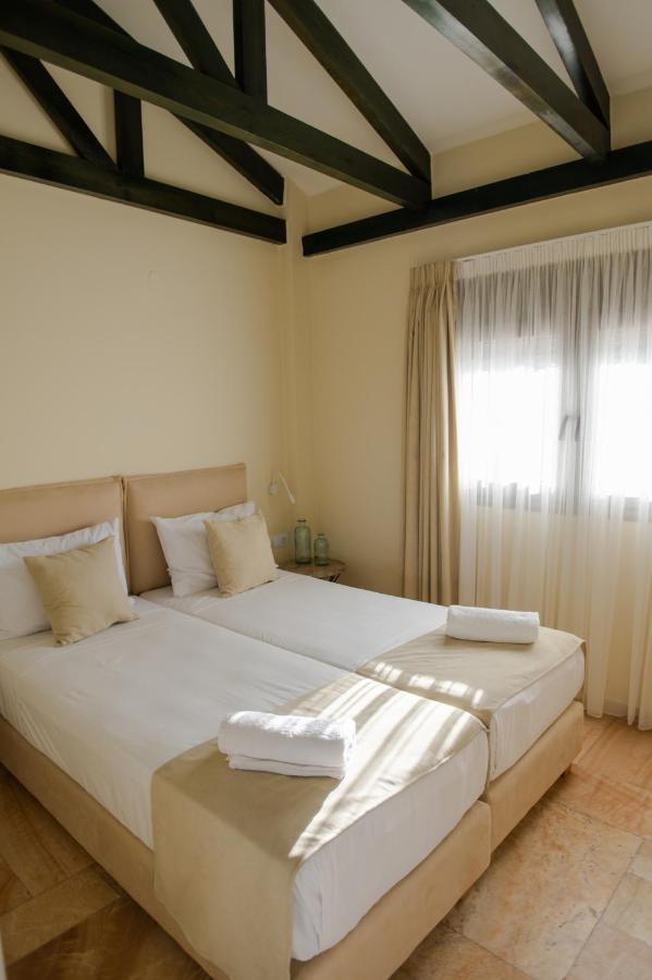 Marble Luxury Suites Karteros Ngoại thất bức ảnh
