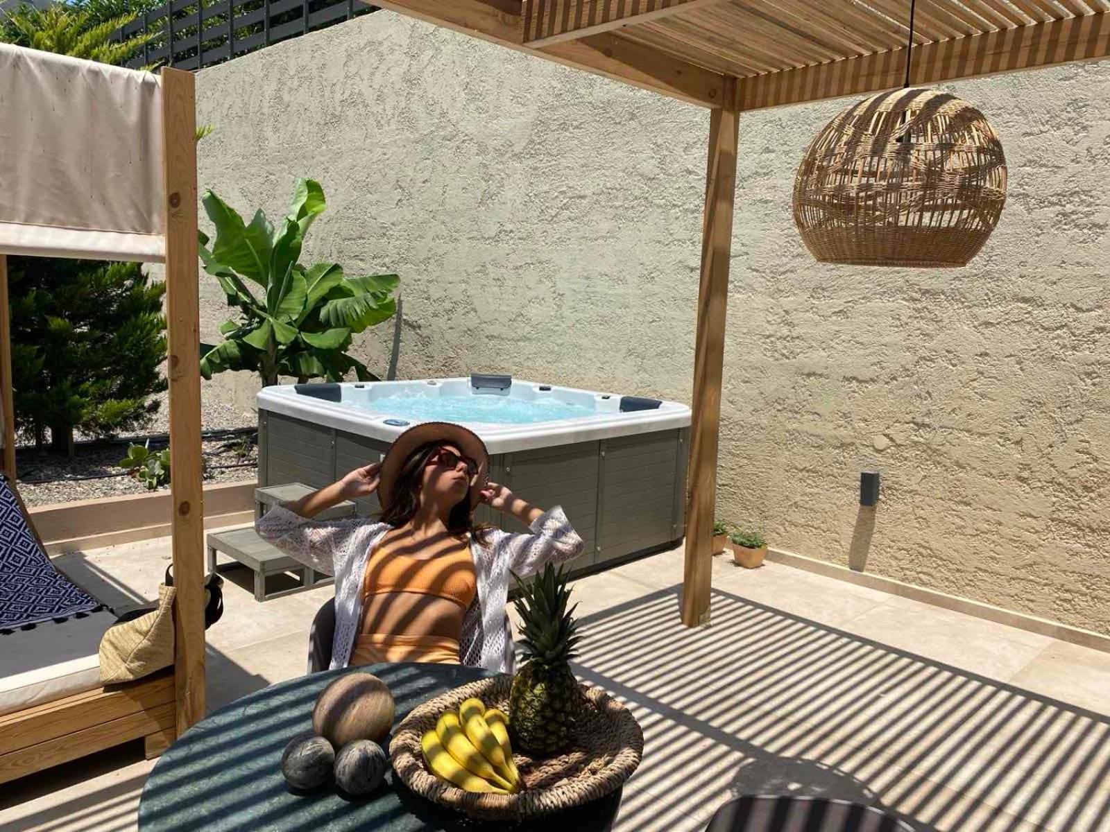 Marble Luxury Suites Karteros Ngoại thất bức ảnh