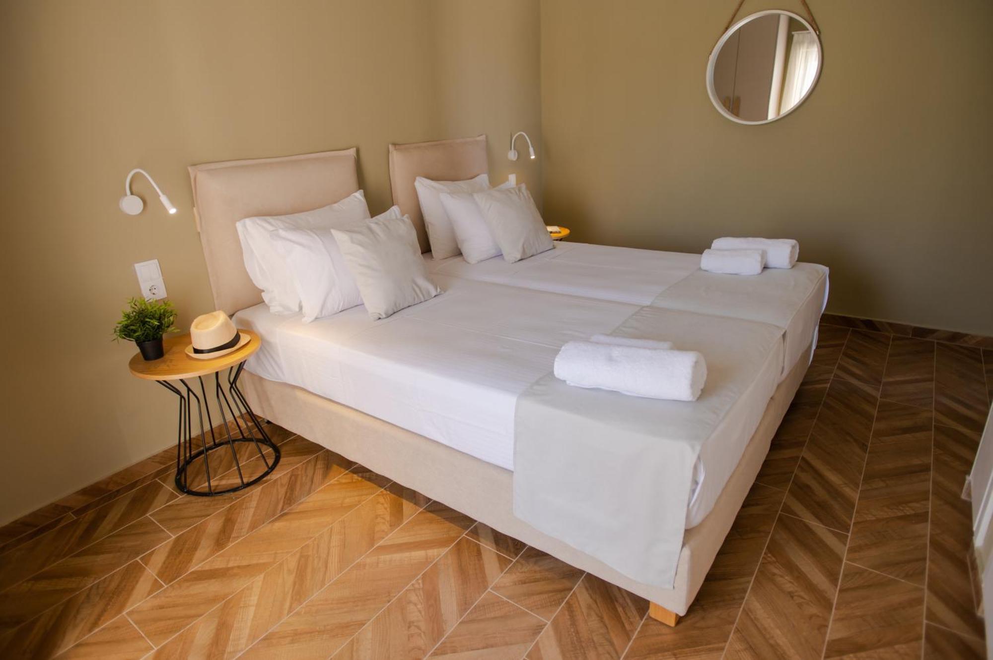 Marble Luxury Suites Karteros Ngoại thất bức ảnh