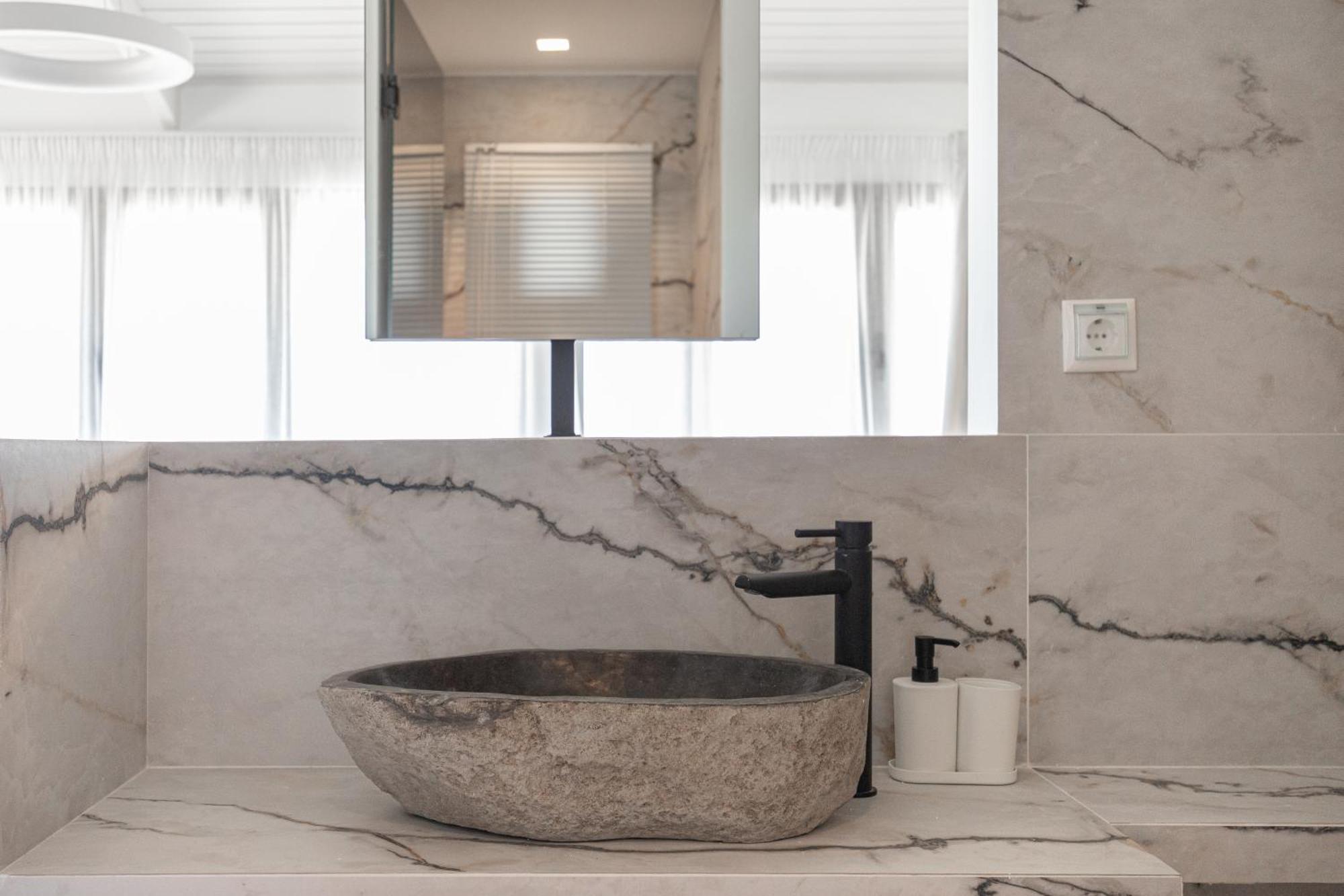 Marble Luxury Suites Karteros Phòng bức ảnh
